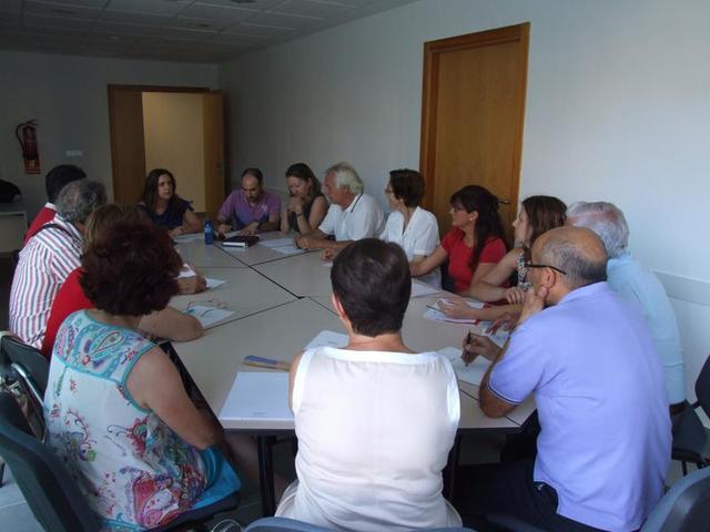 Reunin de Mnica Alvaro i las entidades sociales sobre el programa Alimentacin Necesaria 