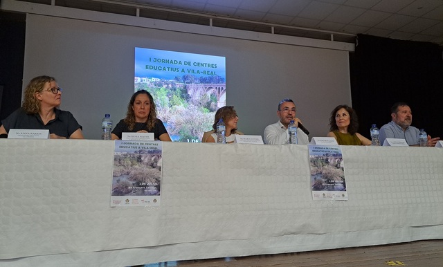 L'alcalde obri la I Jornada de centres educatius a Vila-real_2